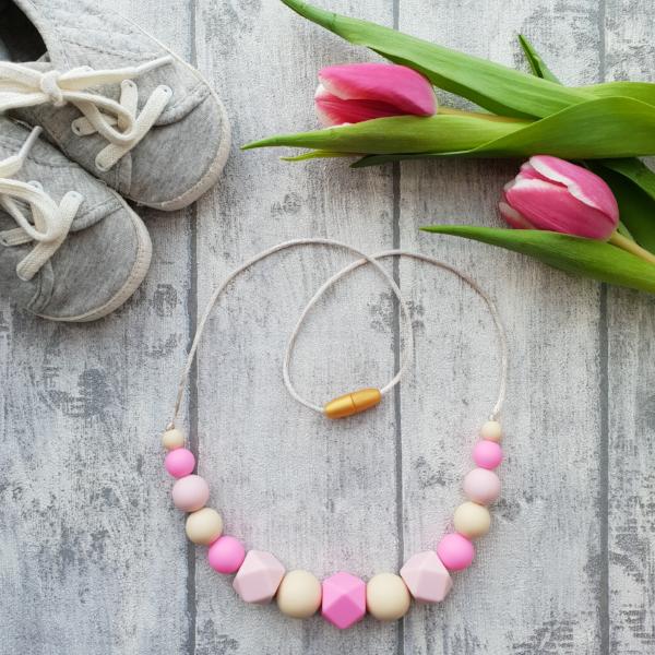 Silikónový kojo náhrdelník v ružovej a vanilkovej farbe na prerezávanie zúbkov