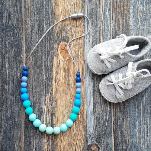 Silikónový náhrdelník k šatke na nosenie detí "Yaro La Vita Aqua"